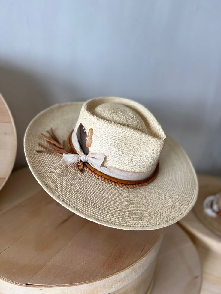 Hat Ribbon Ideas, Custom Straw Hats, Straw Hat Band Ideas, Diy Hat Bands For Women, Diy Hat Bands Fabric, Custom Straw Cowboy Hats, Rustler Hat Co Ideas, Hatbands Ideas, Diy Hat Band Western