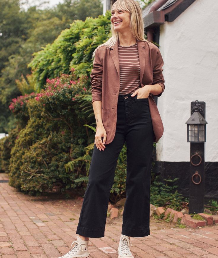 Bridget Slim Wide Leg Crop Wide Leg Ankle Pants Outfit, Queer Business Casual, Black Cropped Pants Outfit, Crop Pants Outfit, Cropped Wide Leg Pants Outfit, Ankle Pants Outfit, Teaching Wardrobe, Cropped Pants Outfit, Teacher Fits