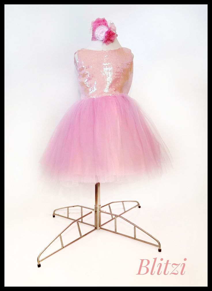 "This gorgeous hand made fluffy tulle dress made with soft and high quality tulle , Sequin fabric with cotton lining .These dresses are perfect for a photography studio, flower girl,everyday wear dress up, birthday, wedding,party and other special occasions. All items are made in smoke free home . This listing is for age 1 year to 10 years. If you would love to have different color or sizes please don't hesitate to contact me.I am only too willing to help.There is no additional charge for custom Robes D'occasion, Color Party, Birthday Girl Dress, Special Occasion Dress, Clothing Photography, Birthday Dress, Dress Girl, Girls Party Dress, Sequin Fabric