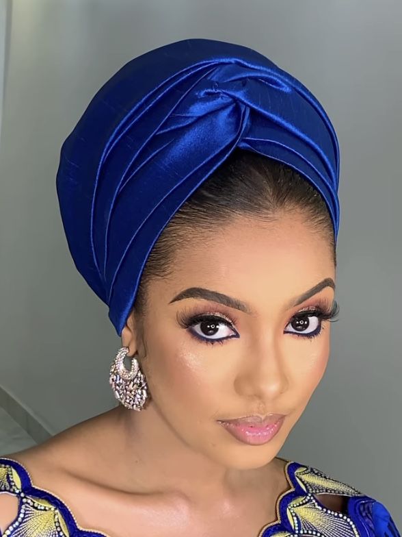 Silk Turban Head Wraps, Turban Gele Style, Hair Turban Tutorial, Inverted Triangle Body Shape Fashion, Triangle Body Shape Fashion, Hair Scarf Tutorial, Fascinator Hats Outfit, Ankara Headwrap, African Hair Wrap