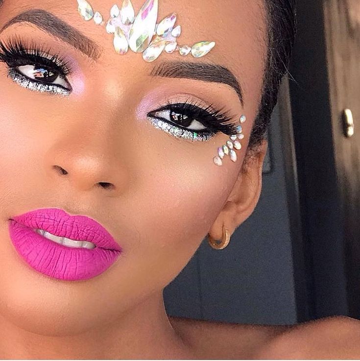 Matte lips and just the right amount of sparkle 💎 What will be your Carnival look this year ? #MACisCarnival #MACCosmetics… Trinidad Carnival Makeup, Trini Carnival, Mermaid Eyes, Fantasy Make-up, Miami Carnival, Festival Make Up, Festival Makeup Glitter, Brown Girls Makeup, Rhinestone Makeup