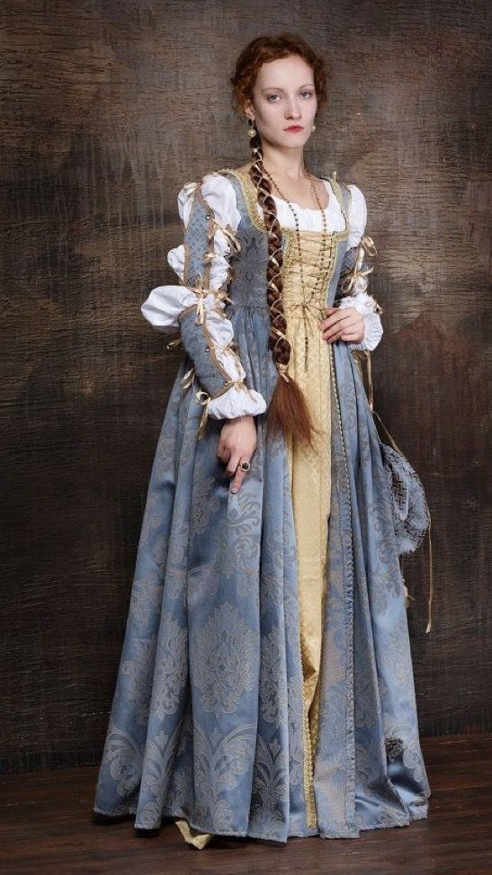 Juliet Aesthetic, Renn Faire, 16th Century Fashion, Gaun Abad Pertengahan, Lucrezia Borgia, Gaun Fashion, Medieval Costume, Medieval Dress, Medieval Clothing