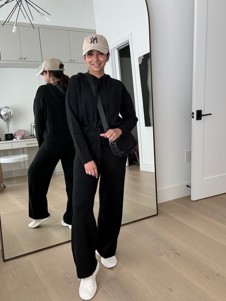 Black Sweatsuit Outfits Women, Black Sweatsuit Outfit, Sweatsuit Outfits Women, Black Sweatsuit, Sweatsuit Outfits, Sweatsuit Outfit, Long Black Coat, Outfits Women, Sweater Set