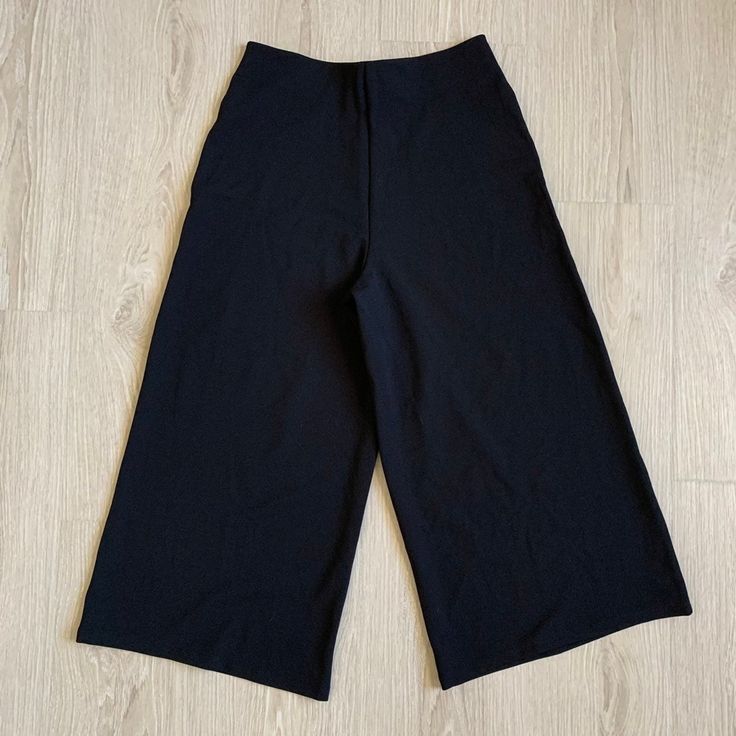 Zara Cropped Wide Leg Pants Size S All Tags Were Previously Removed Brand New Without Tags- All Cut Off Pants/Sweats1 Casual Black Culottes With Pockets, High Waist Black Culottes With Pockets, Black High-waist Culottes With Pockets, Casual Wide Leg Culottes For Business Casual, Black Stretch Bottoms For Business Casual, Casual Wide Leg Bottoms For Night Out, Casual Business Wide Leg Culottes, Casual Wide-leg Culottes For Business Casual, Casual Black Culottes For Work