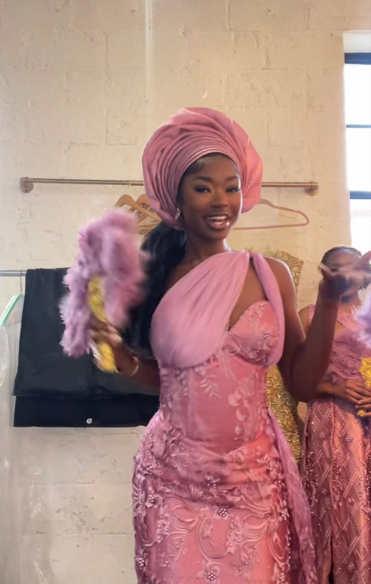 Aso ebi 🇳🇬 Aso Ebi 2023, Nigerian Asoebi, African Asoebi Styles, Corset Styles Aso Ebi, Nigerian Attire For Women, Nigerian Lace Styles Dress Wedding, Asoebi Bridesmaid Dresses, West African Dress, Nigerian Clothes