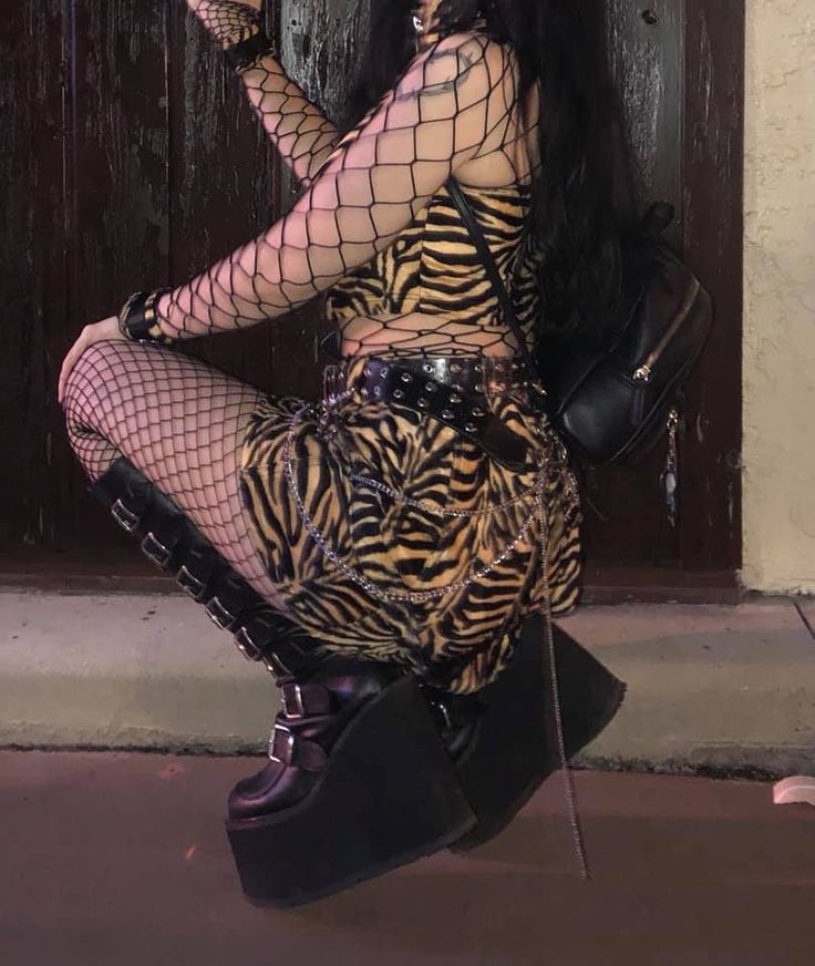 Glam Metal Fashion, Goth Festival Outfit, Glam Metal Aesthetic, Goth Raver Outfit, Leopard Clothes Aesthetic, 80s Rock Style, Goth Cheetah Print, Leopard Coat Outfit Grunge, Goth Leopard Print Outfit