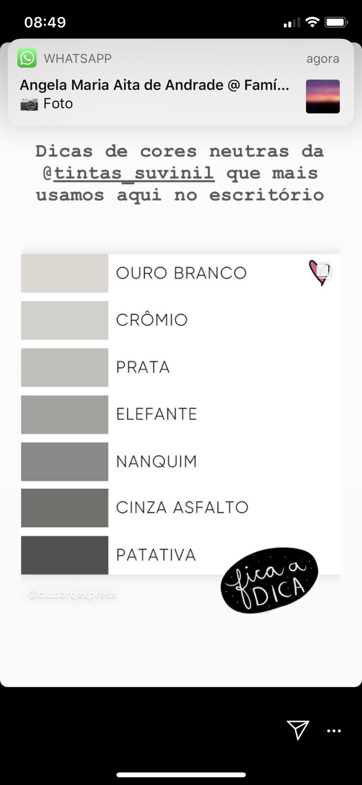 an iphone screen showing the spanish language and its corresponding font choices for each color scheme