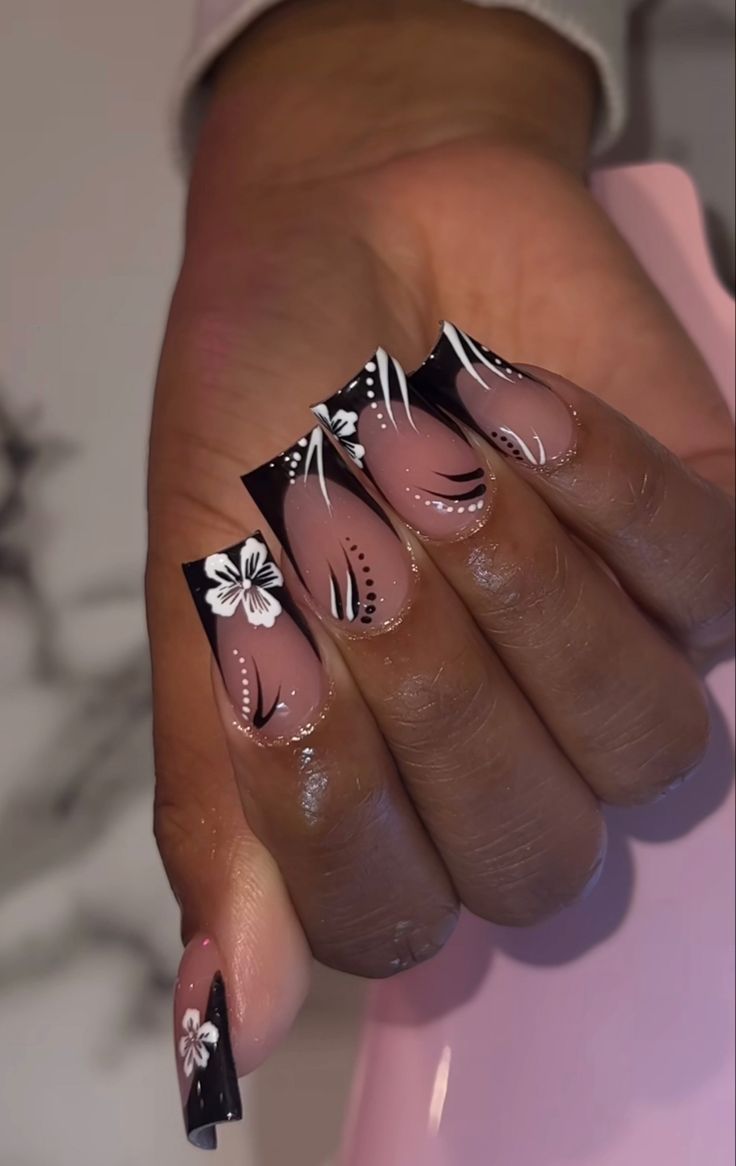 Nail Shop Nail Designs, Acrylic Nail Design Medium Length, Nail Salon Nails Ideas, Cute Nail Inspo 2024, Classy But Cute Nails, Instagram Baddie Acrylic Nails Short, Cute Easy Nails For Beginners, Short Easy Acrylic Nails, Short Acrylic Nails Back To School