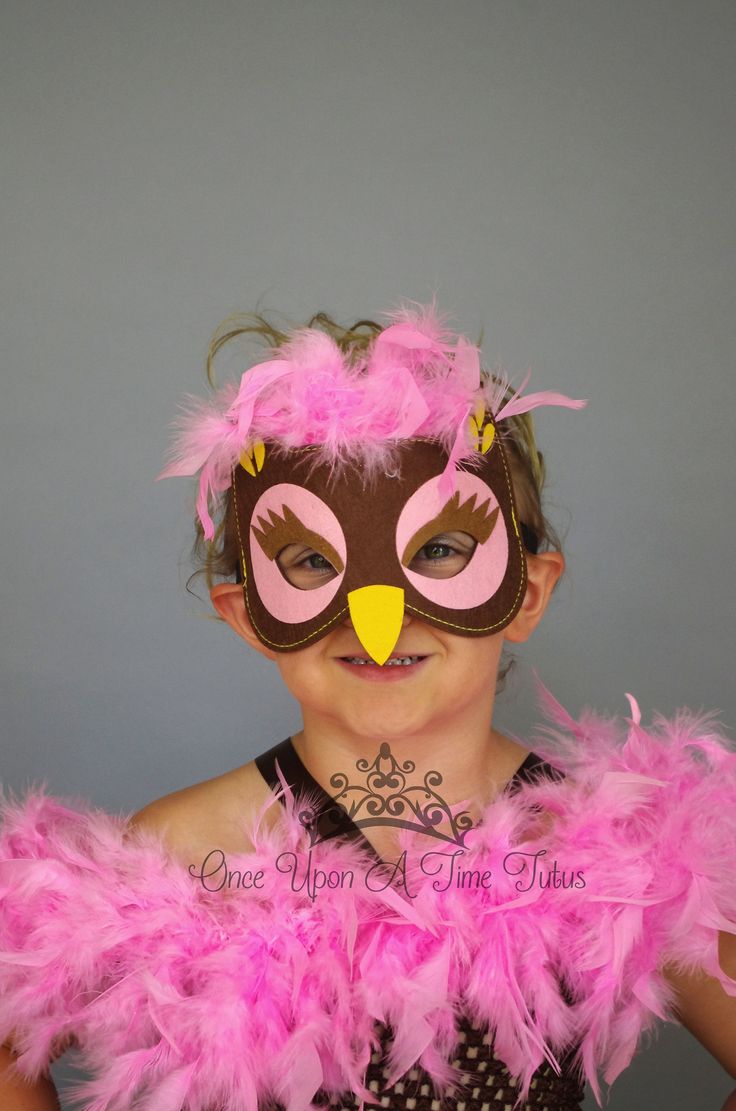 Beautiful felt owl mask is made with an elastic band to stretch to fit kids through adults. It is embellished with a puff of pink feathers on the top.  Looking for the full costume? Check it out here: https://www.etsy.com/listing/639017395/brown-and-pink-feather-long-tutu-dress?ga_search_query=brown%2Bpink%2Bowl&ref=shop_items_search_2&frs=1 Summer Birthday Party Favors, Toddler Butterfly Costume, Toddler Mermaid Costumes, Butterfly Halloween Costume, Parrot Costume, Mask Halloween Costume, Owl Costume, Owl Mask, 1st Birthday Tutu