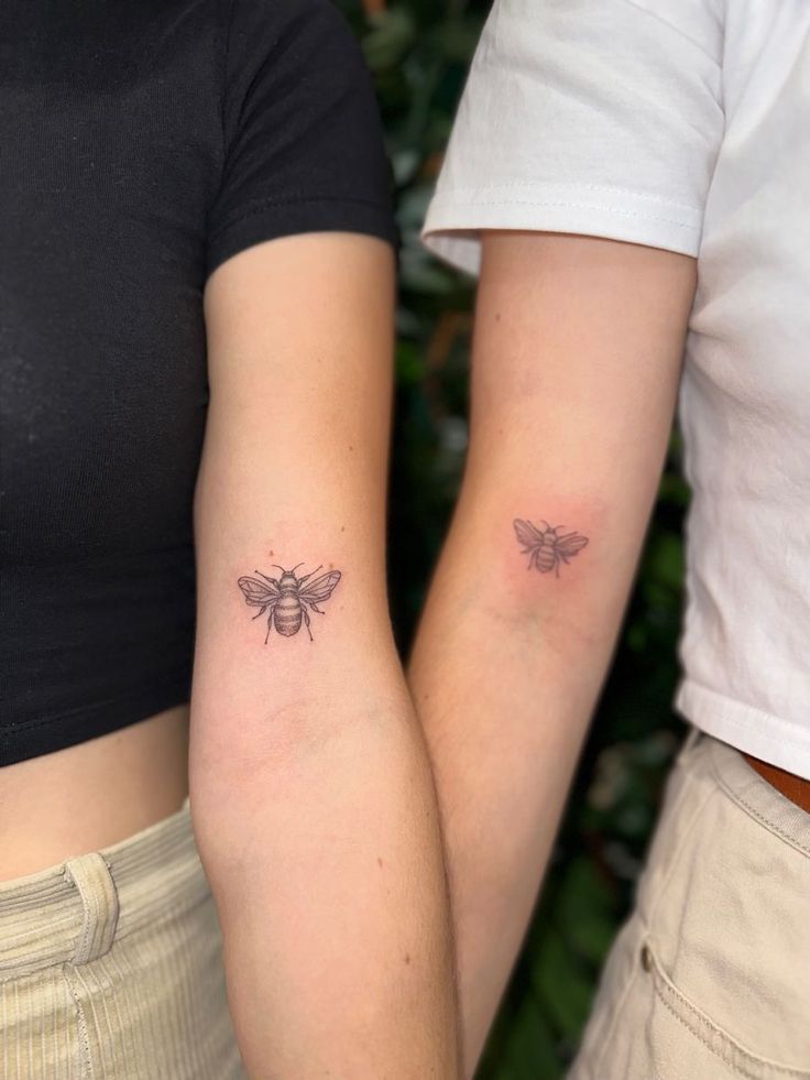 Same same but different Matching Bee Tattoo Couple, Matching Bee Tattoos Best Friends, Mother Daughter Bee Tattoos, Bee Couple Tattoo, Matching Bee Tattoo, Bumble Bee Tattoo Cute, Bee Tattoo Placement, Same But Different Tattoo, Matching Tattoo Ideas For Best Friends