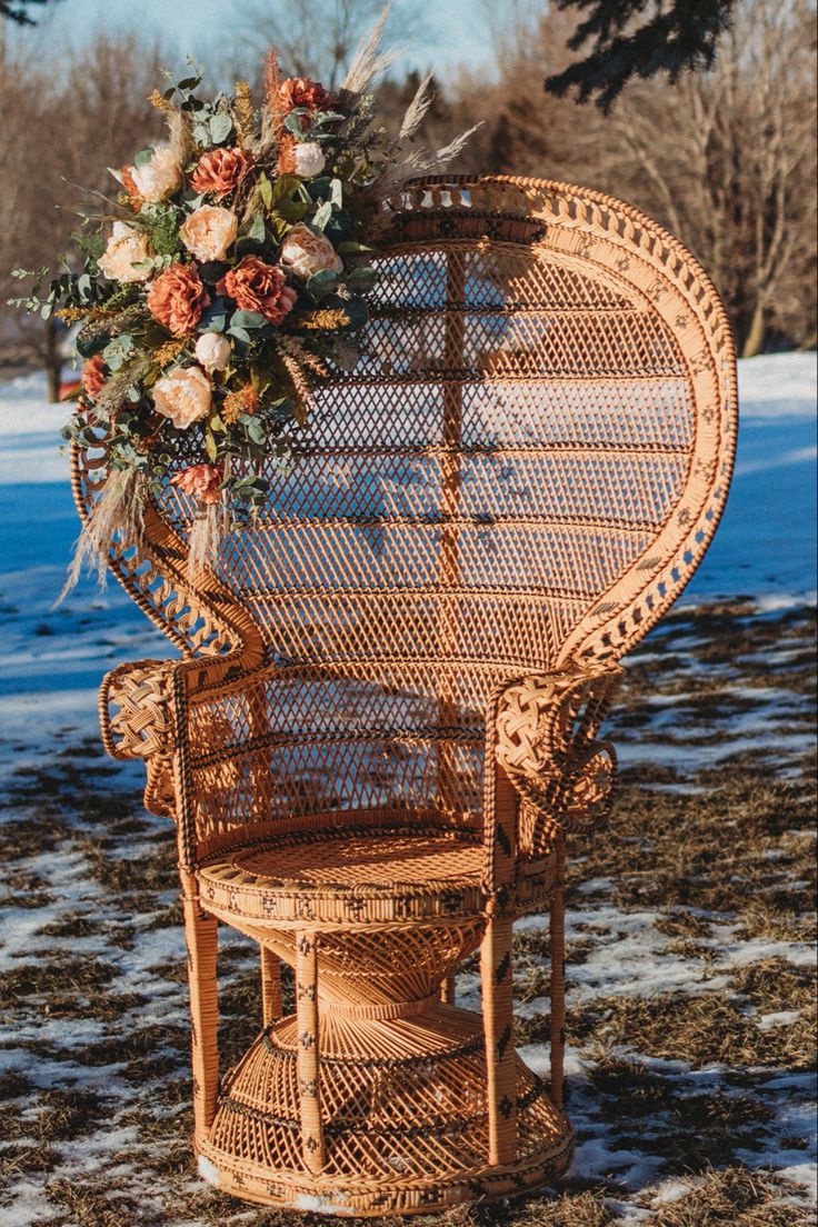 Peacock chair floral arrangement photography photoshoot Peacock Chair Floral Arrangement, Peacock Chair Baby Shower Ideas, Peacock Chair Photoshoot, Baby Shower Chair, Rattan Peacock Chair, Peacock Chairs, Boho Style Decor, Lawn Party, Grad Party Decorations