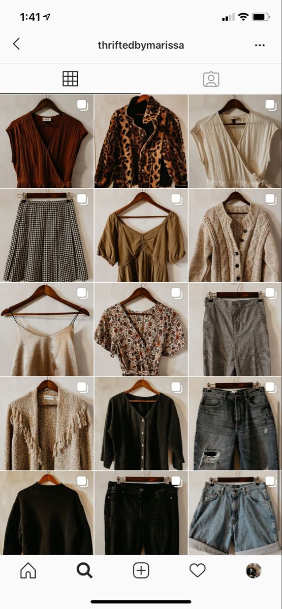 Sell Clothes Aesthetic, Take Pictures Of Clothes To Sell, Online Thrift Store Ideas, Clothes Layout Aesthetic, Clothes Flatlay Ideas For Selling, Thrift Shop Instagram Feed, Instagram Thrift Shop Ideas, How To Take Pictures Of Clothes To Sell, Online Thrift Store Aesthetic