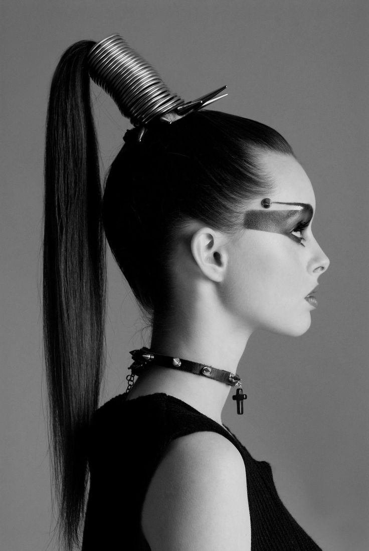 Cyberpunk Hairstyles, Futuristic Hairstyles, Hair Art Photography, Futuristic Hair, Apocalypse Fashion, Futuristic Makeup, Female Body Art, Mode Editorials, High Hair