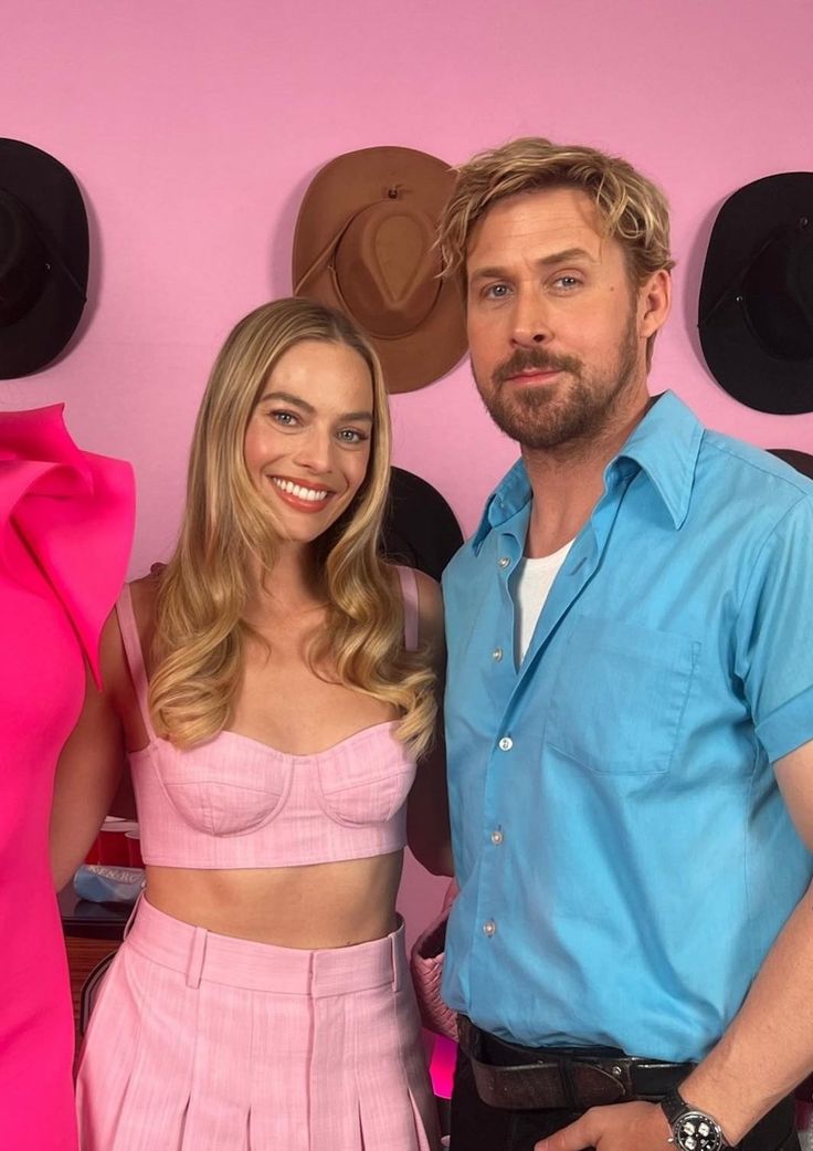 margot robbie and ryan gosling barbie press Barbie Press Tour, Ryan Gosling Barbie, Margot Robbie And Ryan Gosling, Margot Robbie Ryan Gosling, Ryan Gosling Style, Margot Robbie Style, Celebrity Memes, Райан Гослинг, Celebrity Fashion Looks