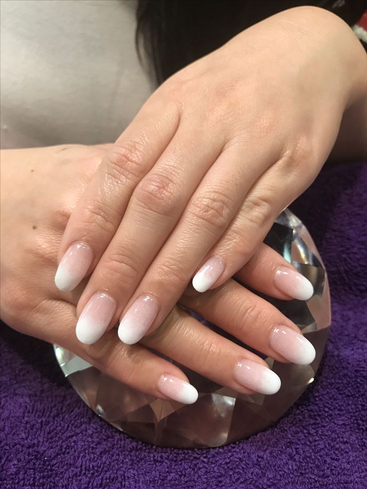 Ombré French Dip nails Ombre French Tip Dip Powder Nails, French Tip Dip Nails, Winter Ombre Nails, French Tip Dip, American Manicure, Ombre French Tips, Dip Manicure, Nails Yellow, American Nails