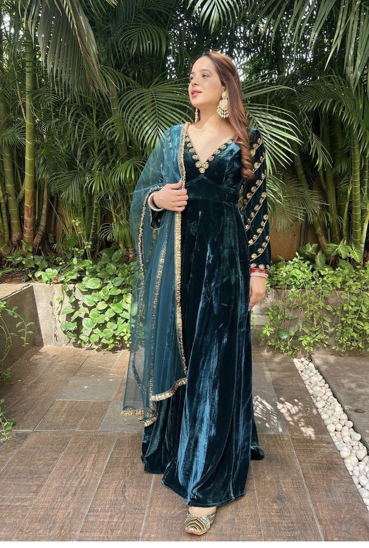 Velvet Frock Design For Women, Velvet Suits With Laces, Velvet Suit Design For Wedding, Velvet Dupatta Draping Styles, Indian Velvet Suits, Anarkali Velvet Suits, Winter Marriage Outfit For Women, Velvet Frock Suit, Velvet Outfits For Women Indian