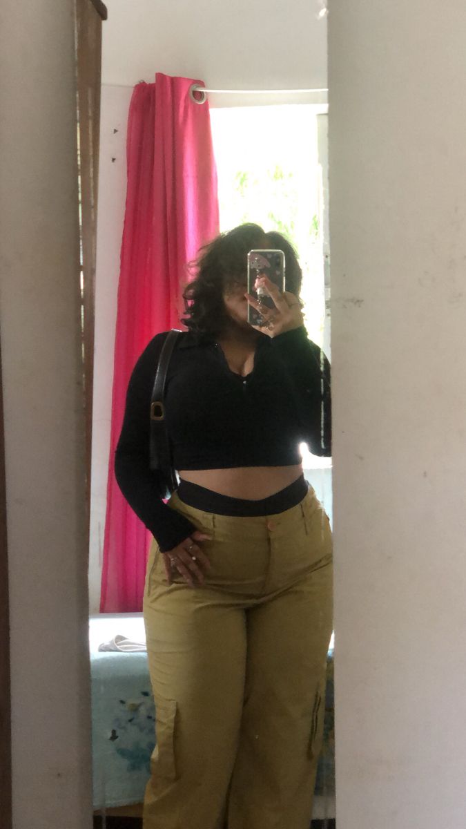 Big Gulp Aesthetic, Midsize Outfits Ideas, 250 Pound Woman, Swaggy Outfits Plus Size, Dark Boho Fashion Plus Size, Pants Must Have, Plus Size Baddie Outfits For School, Midsize Body Outfits Casual, Chubby Latina Baddie