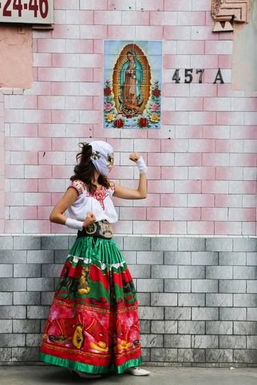 Mexico Fashion, Mexico Style, Mexican Fashion, Mexican Outfit, Latina Fashion, Contemporary Photographers, Hispanic Heritage, Art On Paper, Paris Photos