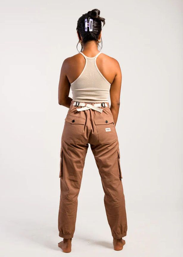 Our bestselling pant is updated and better then ever! The Isabel 3.0 Outdoor Pants from wondery outdoor (formaly wondery brand) is here and we know you are going to love her. Are you ready to embark on your outdoor escapades in style? Look no further than the Isabel 3.0 Outdoor Pants, a revamped cult classic that's designed to cater to the dynamic lifestyles of today's young adventurers. These pants are the epitome of fashion-forward functionality, making them the perfect choice for your outdoor Rock Climbing Pants, Women's Cargo Pants, Climbing Pants, Fall Booties, Travel Pants, Vip Group, Outdoor Pants, Everyday Chic, Minimal Outfit