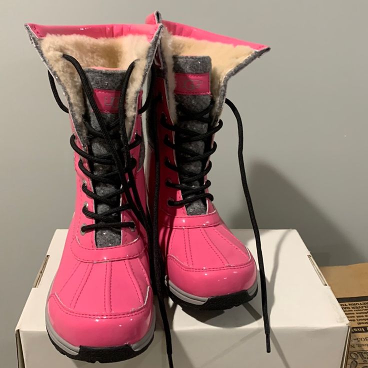 Beautiful Brand New Girl Ugg Snow Boots Ugg Snow Boots, Shoes Ugg, Kids Uggs, Rain And Snow Boots, New Girl, Ugg Shoes, Ugg Boots, Snow Boots, Winter Boot