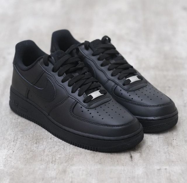 Air Force 1 Noir, Nike Air Force Black, Zapatillas Nike Air Force, Tenis Air Force, Black Air Force 1, Air Force One Shoes, Preppy Shoes, Black Nike Shoes, All Black Shoes