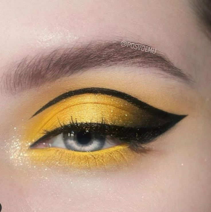 Unique Eye Makeup, Harry Potter Makeup, Yellow Makeup, Eye Makeup Ideas, Rave Makeup, Eye Makeup Pictures, Beautiful Eye Makeup, Creative Eye Makeup, Instagram Makeup