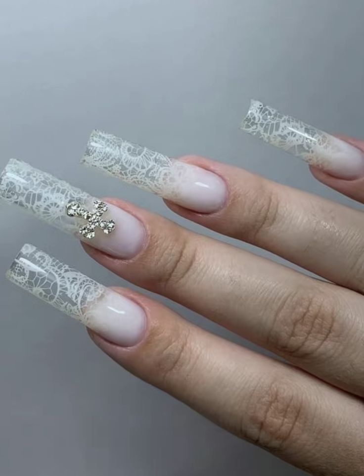 Nails Lace, White Lace Nails, Bad Nails, Nyc Nails, Lace Nails, Pretty Gel Nails, Soft Nails, Manicure Y Pedicure, Fire Nails