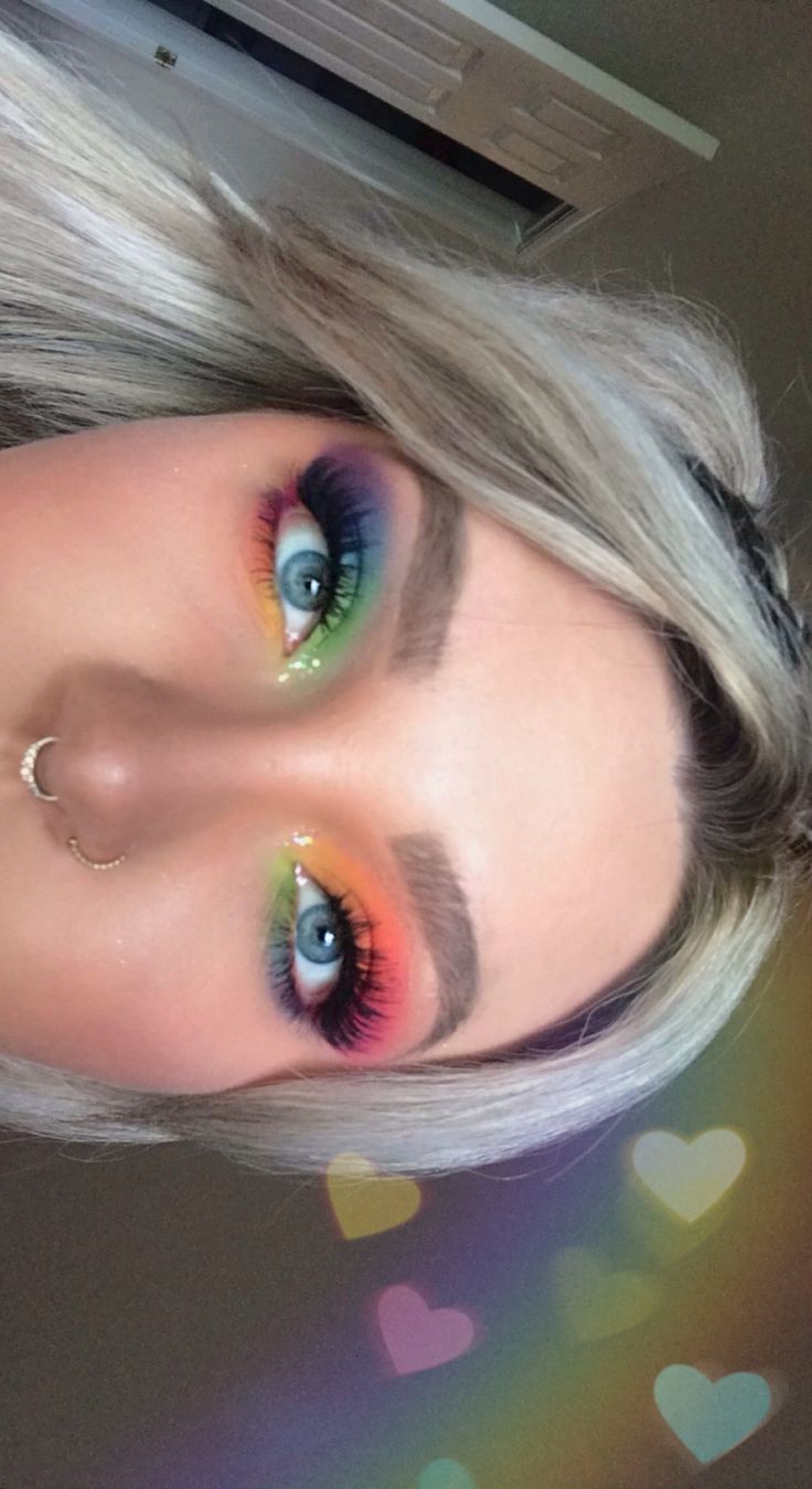 Pride 2023 Makeup, Makeup Ideas Bright Colors, Simple Pride Make Up Looks, Pride Hair And Makeup, Rainbow Cat Makeup, Cute Rainbow Makeup Looks, Cool Pride Outfits, Pride Concert Outfit, Pride Festival Outfit Ideas Plus Size