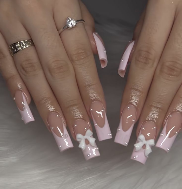 Pink Ideas Nails, White Cute Nails, College Graduation Nails, Long Pink Nails, Long Nails Design, Fur Nails, Acrylic Nails Pink, Nail Sunny, Pink And White Nails