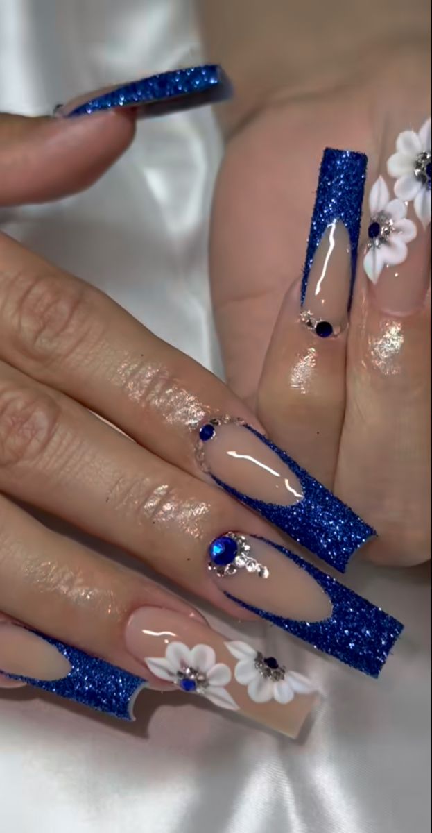 Blue Nail Designs Long Square, Royal Blue Quince Nails Simple, Quinceanera Nails Blue And Gold, Navy Blue Coffin Nail Ideas, Prom Nails Acrylic Dark Blue, Sweet 16 Nail Ideas Blue, Quince Nails Blue And Gold, Sapphire Blue Acrylic Nails, Royal Blue And Gold Prom Nails