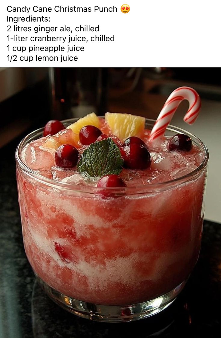 Ice Cube Candy, Non Alcoholic Punch, Alcoholic Desserts, Christmas Punch Recipes, Christmas Punch, Candy Cane Christmas, Punch Recipes, Frozen Drinks, Ginger Ale