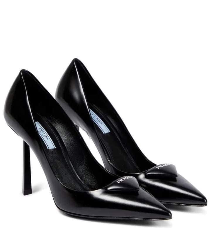 Black Prada Heels, Prada High Heels, Prada Heels, Prada Shoes Heels, Designer Shopping, Prada Leather, Prada Shoes, Pretty Shoes, Shop Logo