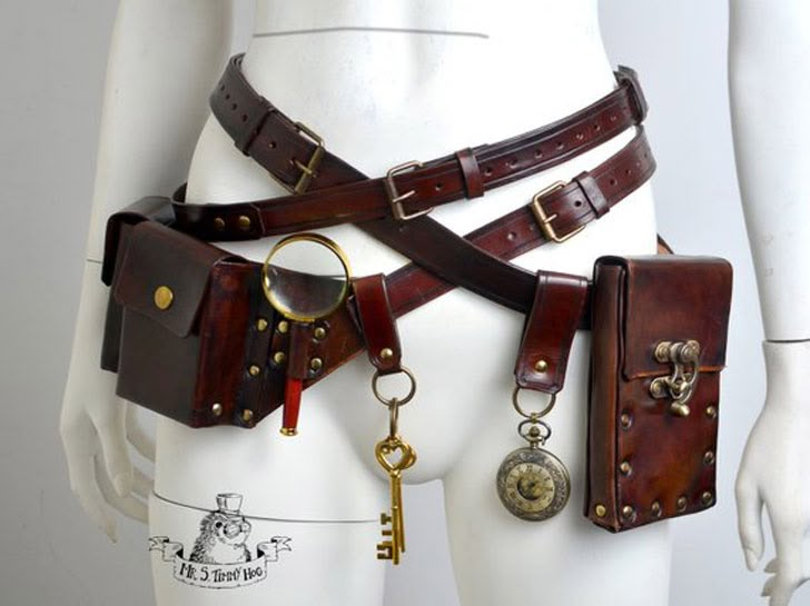 29 Unique Steampunk Costumes For Women You Can Buy! Here we feature unique steampunk costumes for women. From fancy Victorian-era ballgowns to saloon girl bustle skirts. They are all here! Steampunk Mode, Steampunk Belt, Steampunk Outfits, Moda Steampunk, Steampunk Bag, Anting Manik, Mode Steampunk, Style Steampunk, Steampunk Cosplay