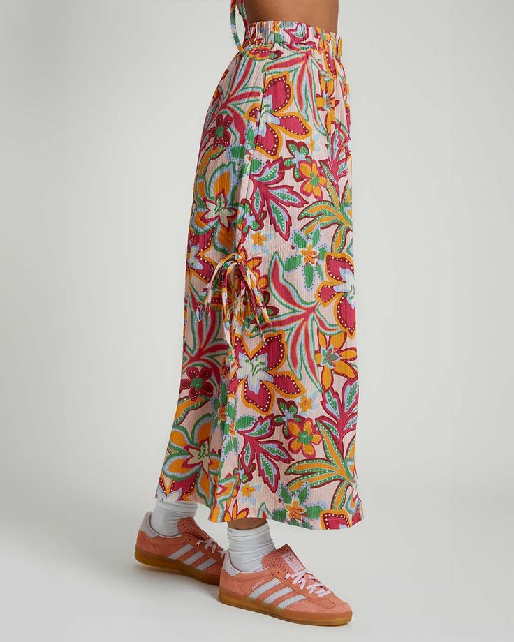 The details- 100% cotton Summer Daywear Tiered Skirt, Summer Cotton Bottoms With Floral Print, Cotton Lined Skirt Bottoms For Day Out, Day Out Cotton Midi Skirt, Cotton Relaxed Fit Skirt, Retro Floral Print Bottoms For Vacation, Cotton Floral Print Skirt, Floral Print Cotton Skirt, Skirted Bottoms For Daywear In Spring