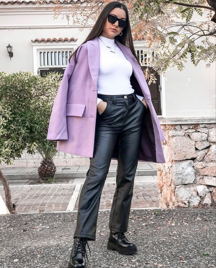 Lilac coat, white top, black trousers, black boots, black sunglasses Black Lilac Outfit, Lilac Coat Outfit, Lilac And Black Outfit, Black And White Blazer Outfit, Outfits For Photoshoot, Lilac Coat, Black Leather Trousers, White Blazer Outfits, Poses For Instagram