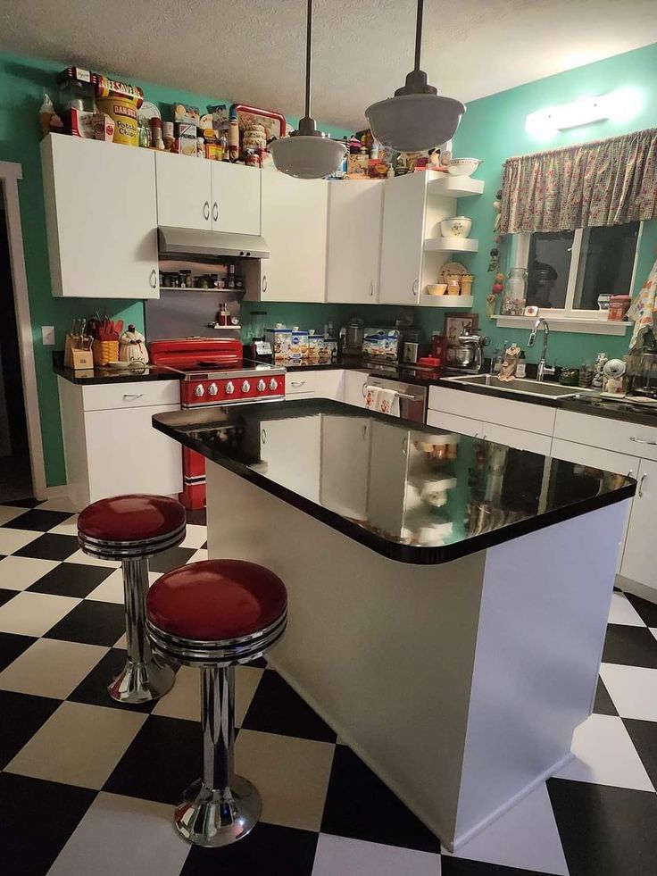 60s Diner, Diner Kitchen, Kitchen Diner, 3d Modeling, House Inspo, Future House, Home Ideas, Diner, Kitchens