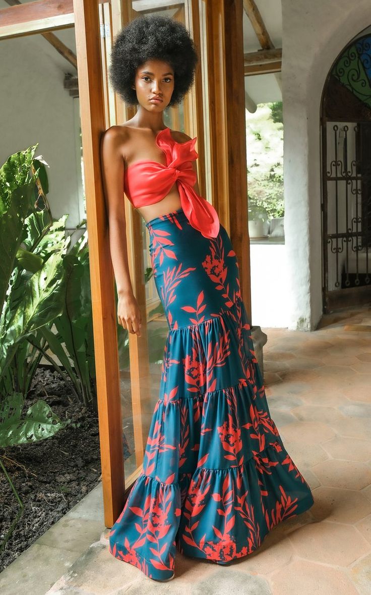 Tropical Party Outfit Women, Tropical Formal Dress, Loose Clothes, Travel Pose, Chiffon Maxi Skirt, Florida Style, Red Evening Dress, 2023 Trends, Bali Wedding