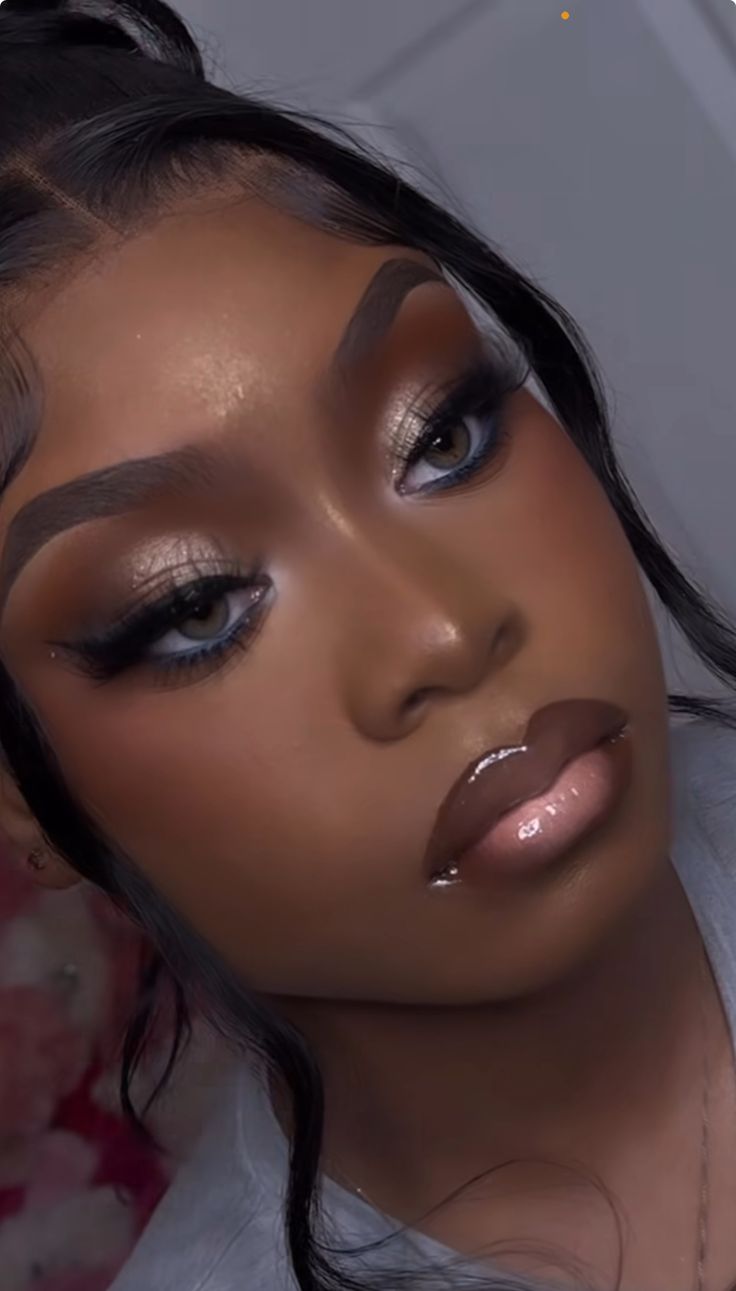 Silver Eyeshadow Black Women, Light Green Makeup Looks Black Women, Makeup Looks For Brown Skin, Gray Makeup Looks, Makeup Ideas For Black Dress, Green Prom Makeup, Olive Makeup, Full Glam Makeup, Makeup Artist Branding