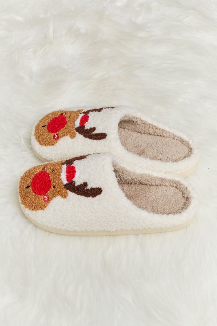 Crafted with premium soft plush material, these slippers offer a luxurious feel against your skin, keeping your feet warm and snug all day long. The adorable Rudolph print adds a touch of festive cheer, making them an ideal choice for the holiday season. With a comfortable and durable design, these slippers provide excellent support and are perfect for lounging around the house or giving as a thoughtful gift to your loved ones. Type: Slippers Pattern type: Printed Style: Casual Toe: Round toe He Faux Fur Top, Faux Fur Slides, Fur Top, Slide Slippers, Slippers Pattern, Round Toe Heels, Slipper Shoes, Christmas Reindeer, Soft Plush