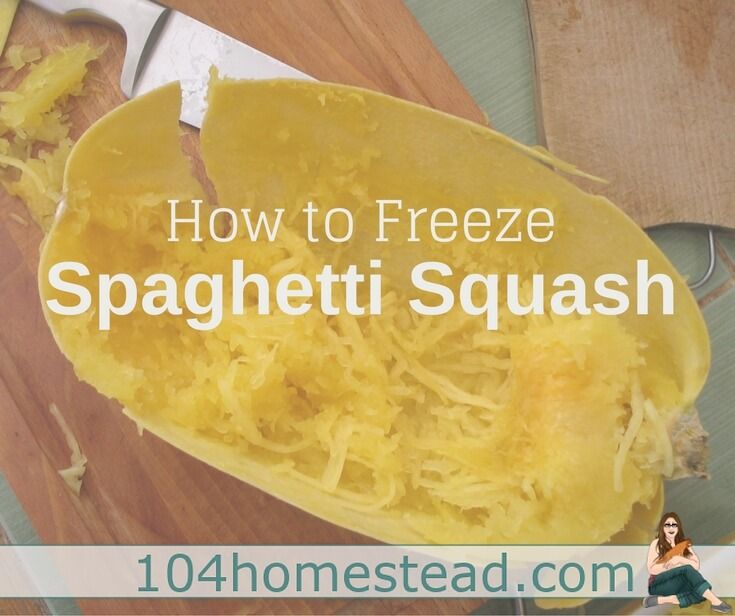 how to freeze spaghetti squash on a cutting board with text overlay that reads, how to freeze spaghetti squash