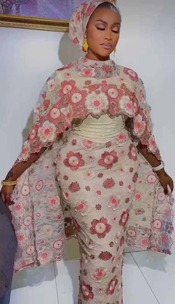 Hausa Lace Gown Styles - Gist94 Hausa Lace Gown Styles, Nigerian Traditional Dresses, Nigerian Dress Styles, Nigerian Dress, Modest Dresses Fashion, African Print Dress Ankara, The Dazzling, Best African Dresses, Lace Gown Styles