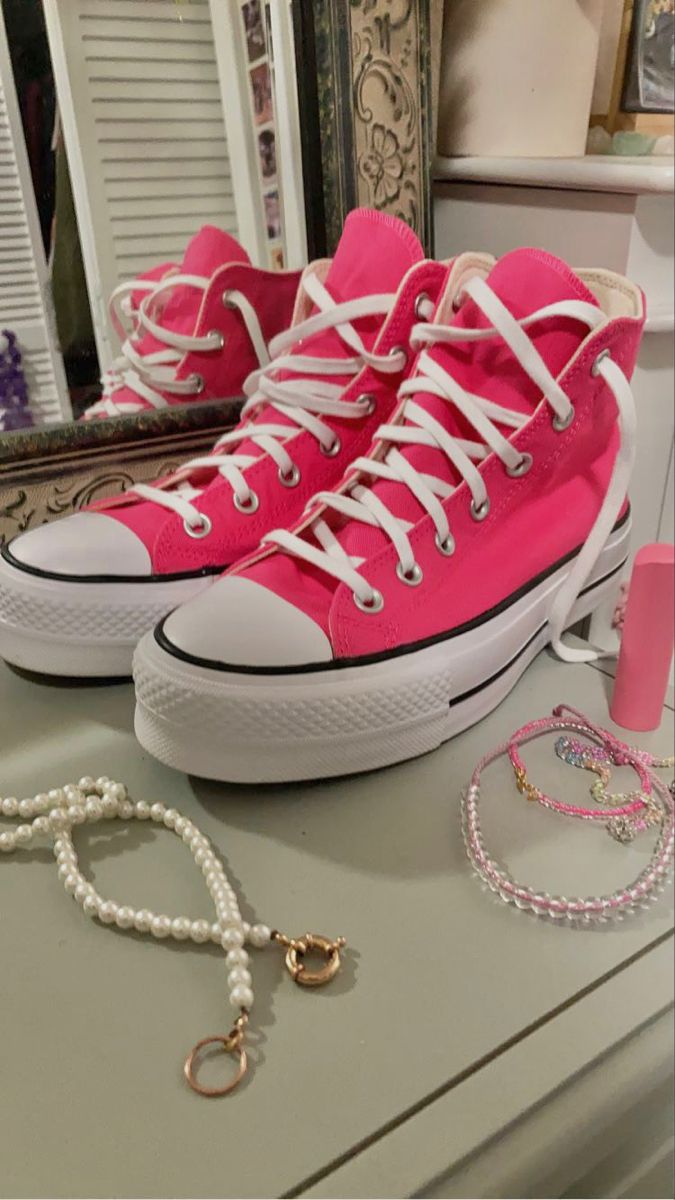 Hot Pink Converse Platform, Neon Pink Converse, Bright Pink Converse, Hot Pink Aesthetic Outfits, Pink Aesthetic Mirror, Pink Shoes Aesthetic, Pink Converse Aesthetic, Pink Platform Converse, Hot Pink Aesthetic