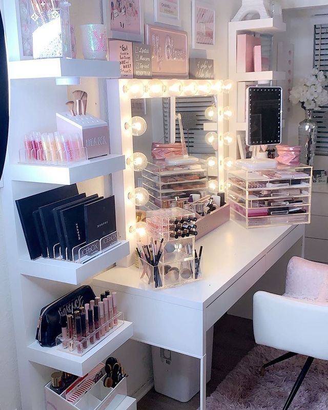 (paid link) Discover the latest beauty products that we handpicked for creating pretty faces! Zara Drip, Luxury Room Bedroom, Makeup Sets, Classy Bedroom, Bedroom Decor For Teen Girls, Beauty Room Decor, Pinterest Room Decor, Glam Room, Redecorate Bedroom