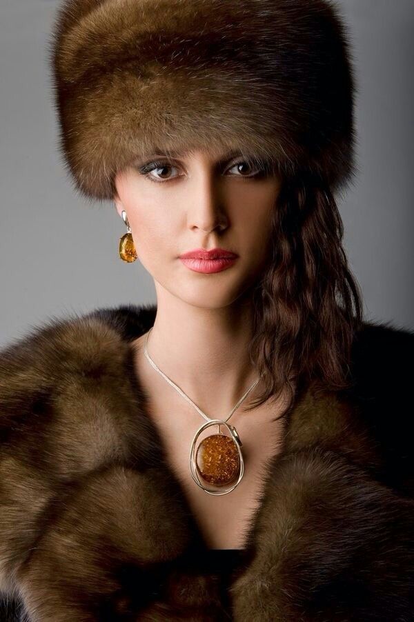 Cappello pelliccia Sable Fur Coat, Fur Hats, Fabulous Furs, Love Hat, Fur Hat, Fur Fashion, 인물 사진, Beautiful Hats, Mink Fur