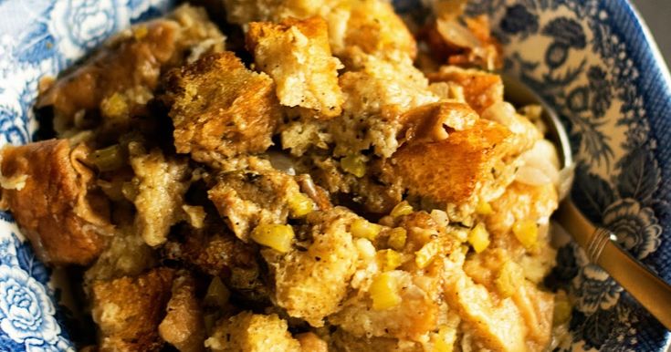 How to Make Stuffing in a Crockpot:  The Ultimate Guide for Perfect Holiday Comfort Food Stuffing Recipes Crockpot, How To Make Stuffing, Crockpot Stuffing, Best Crockpot, Pasta Side Dishes, Pasta Sides, Stuffing Recipes, How To Cook Sausage, Breakfast Breads