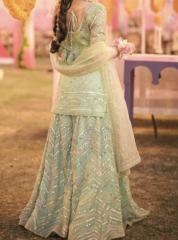 Pakistani Engagement Dresses Simple, Mehndi Outfit Bridesmaids, Stitching Styles, Shadi Dress, Nikah Outfit, Simple Dress Casual, Wedding Dress Sketches, Mehndi Dress, Desi Wedding Dresses