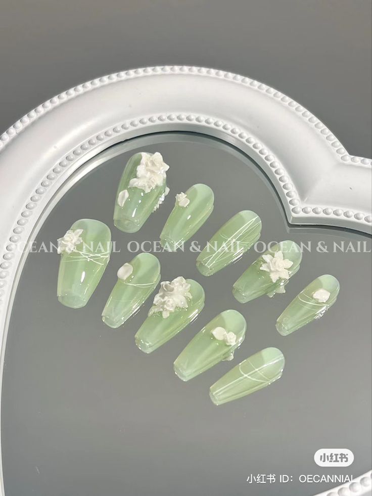 Green Nails Aesthetic, Mint Nails, Dragon Nails, Unique Nail Art, Makeup Nails Designs, Asian Nails, Hippie Nails, Nails Aesthetic, Cute Acrylic Nail Designs