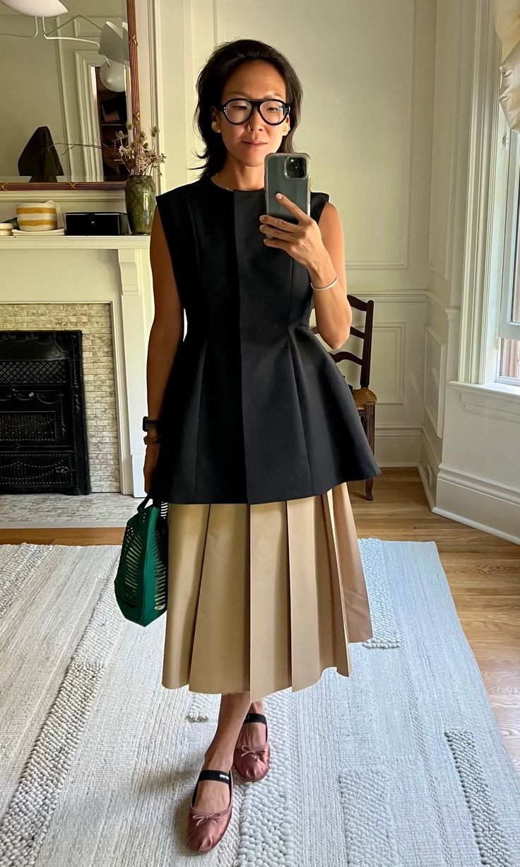 What I'm Wearing: August 2023 - by Irene Kim (김애린) Sewing Dress, Effortlessly Chic Outfits, Looks Style, Office Fashion, Office Outfits, Elegant Outfit, Look Fashion, Chic Outfits, Work Outfit