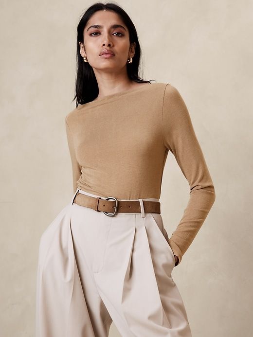 Aleah Wool-Blend Boatneck Top | Banana Republic Lirika Matoshi, Boat Neck Shirt, Boat Neck Blouse, Simple Luxury, Top Banana, Boat Neck Tops, Paris Outfits, Blouse Designs Latest, Banana Republic Women