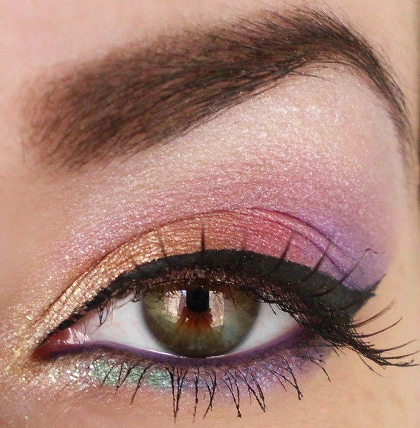 Music Festival Makeup, Rainbow Eyeshadow, Pretty Eyeshadow, Eyeshadow Glitter, Rainbow Eyes, Make Up Inspiration, Unicorn Makeup, Smoky Eyes, Eyebrow Shape